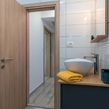 Luce 아파트 트로기르